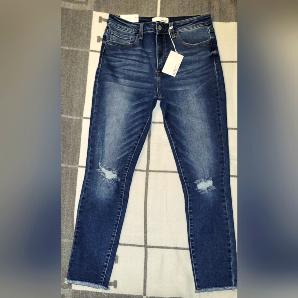 Vervet Haylie High Rise Skinny slight distressing with raw hem jeans -Size 30